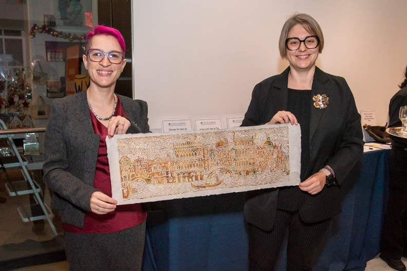 102925 EYEBANK VENETIAN LOW RES 19 Venetians